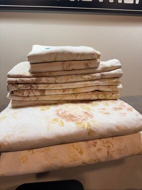 Pottery Barn Hadley Floral Linen Cotton Blend King Duvet Cover and Shams